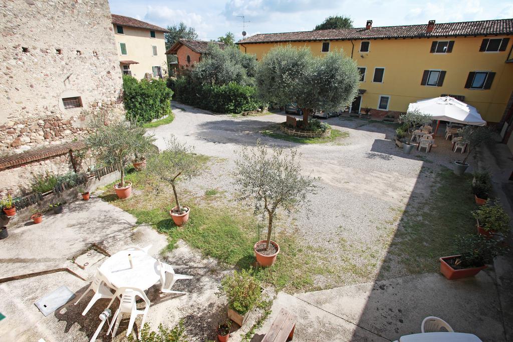 Agriturismo Licensì Del Bresà Villa Monzambano Camera foto