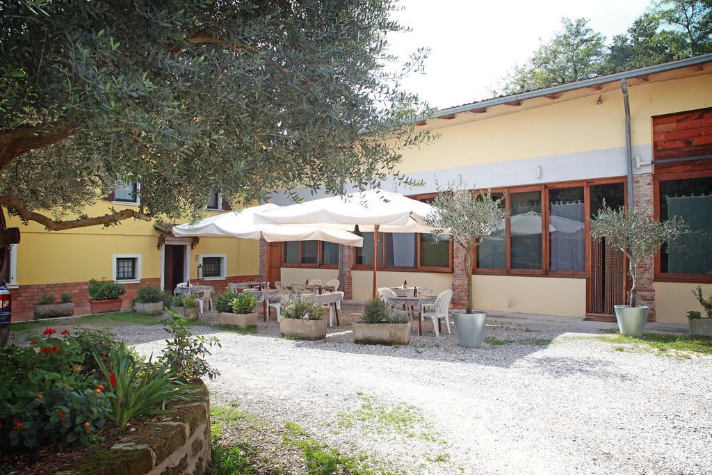 Agriturismo Licensì Del Bresà Villa Monzambano Camera foto
